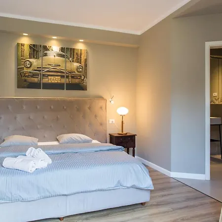 One Love Metropolitan Gardens Studio Ii