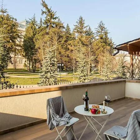 One Love Metropolitan Gardens Studio Ii