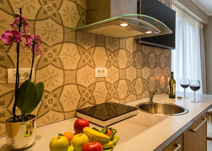 One Love Metropolitan Gardens Studio Ii *