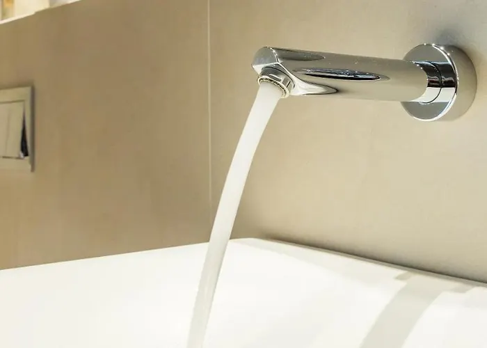 One Love Metropolitan Gardens Studio Ii