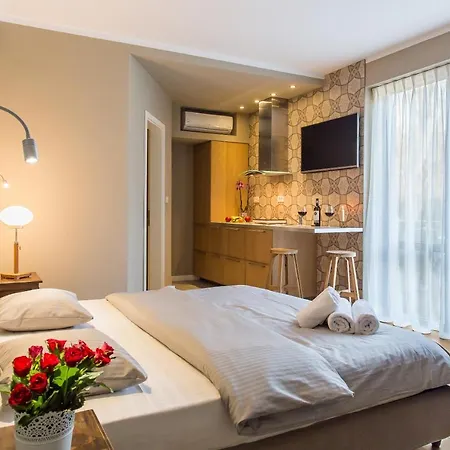 One Love Metropolitan Gardens Studio Ii *